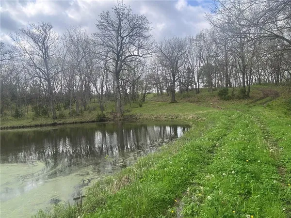 $638,500 | 493 Southwest 1000th Road, Chilhowee, MO 64733