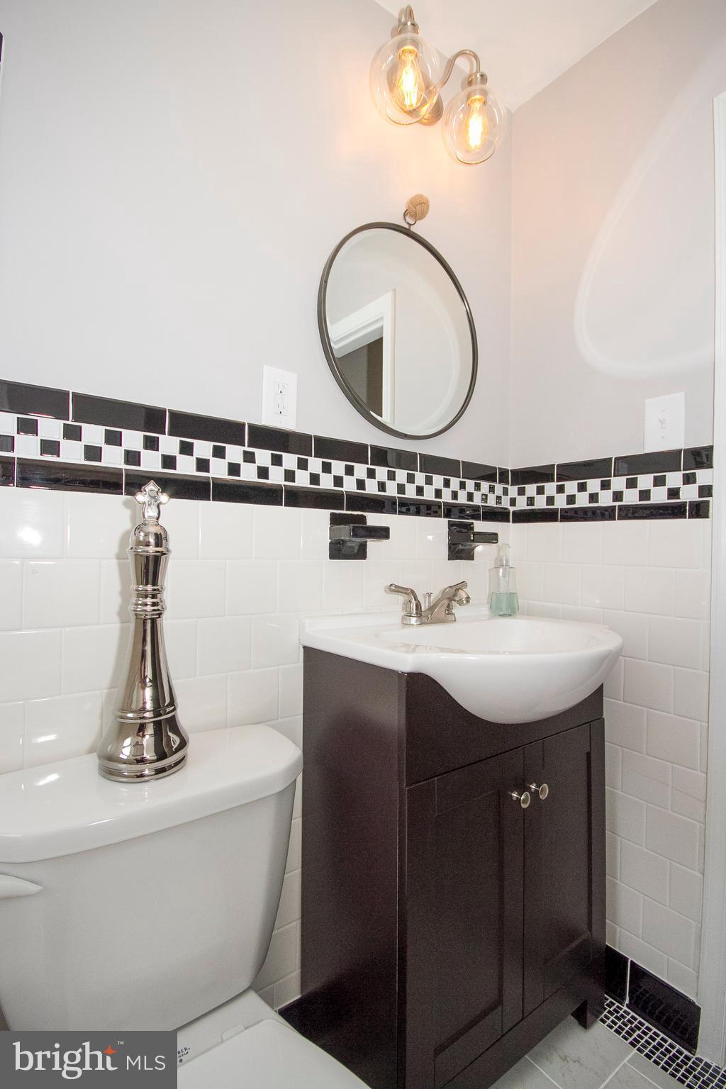 2233 Hawthorne Road Middle River, MD 21220 - Photo 22 of 30 Bath