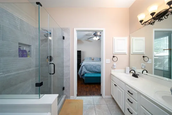 $1,950 | 11 Painted Canyon Place, The Woodlands, TX 77381
