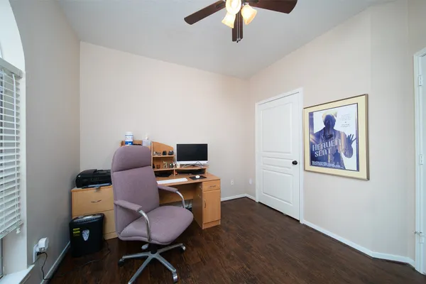 $1,950 | 11 Painted Canyon Place, The Woodlands, TX 77381