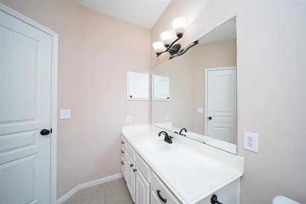 $1,950 | 11 Painted Canyon Place, The Woodlands, TX 77381