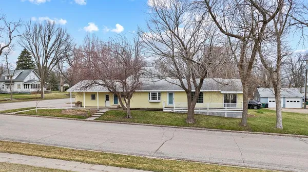 $165,000 | 121 West Rowena Street, Ivanhoe, MN 56142