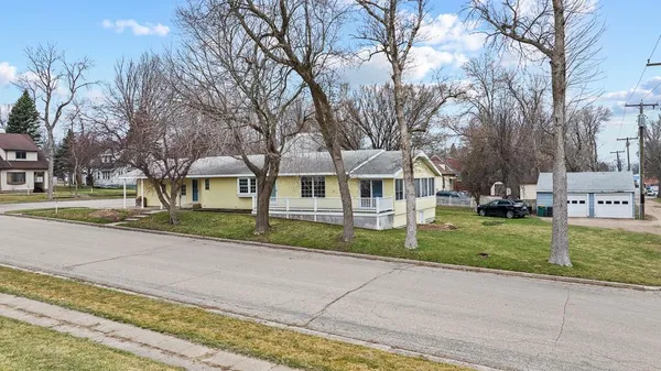 $165,000 | 121 West Rowena Street, Ivanhoe, MN 56142