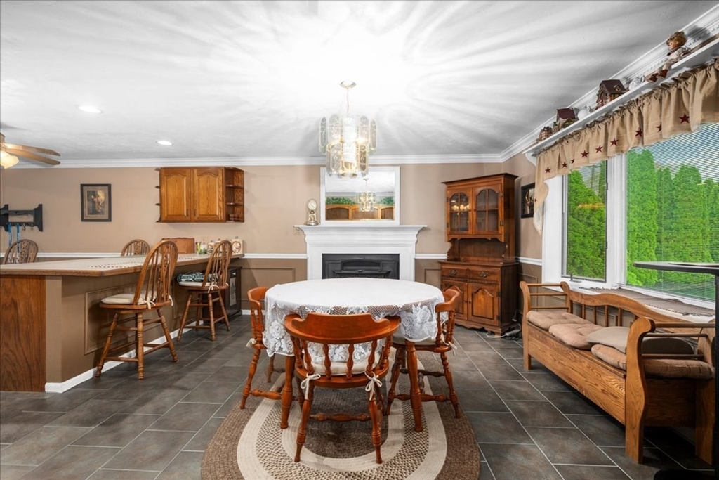 11 Riverside Drive Webster, MA 01570 - Photo 6 of 42 Gallery Image 6