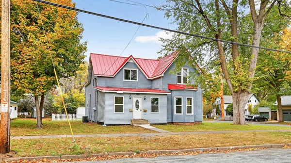 $214,900 | 503 11th Street East, Menomonie, WI 54751