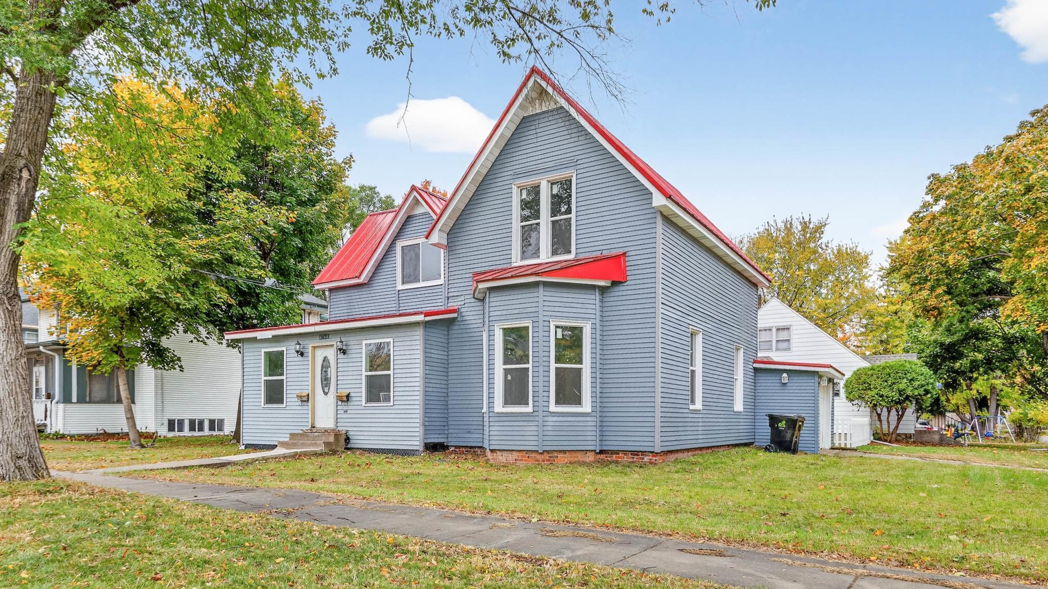 503 11th Street East Menomonie, WI 54751 - Photo 2 of 29