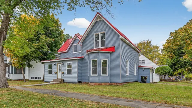 $214,900 | 503 11th Street East, Menomonie, WI 54751
