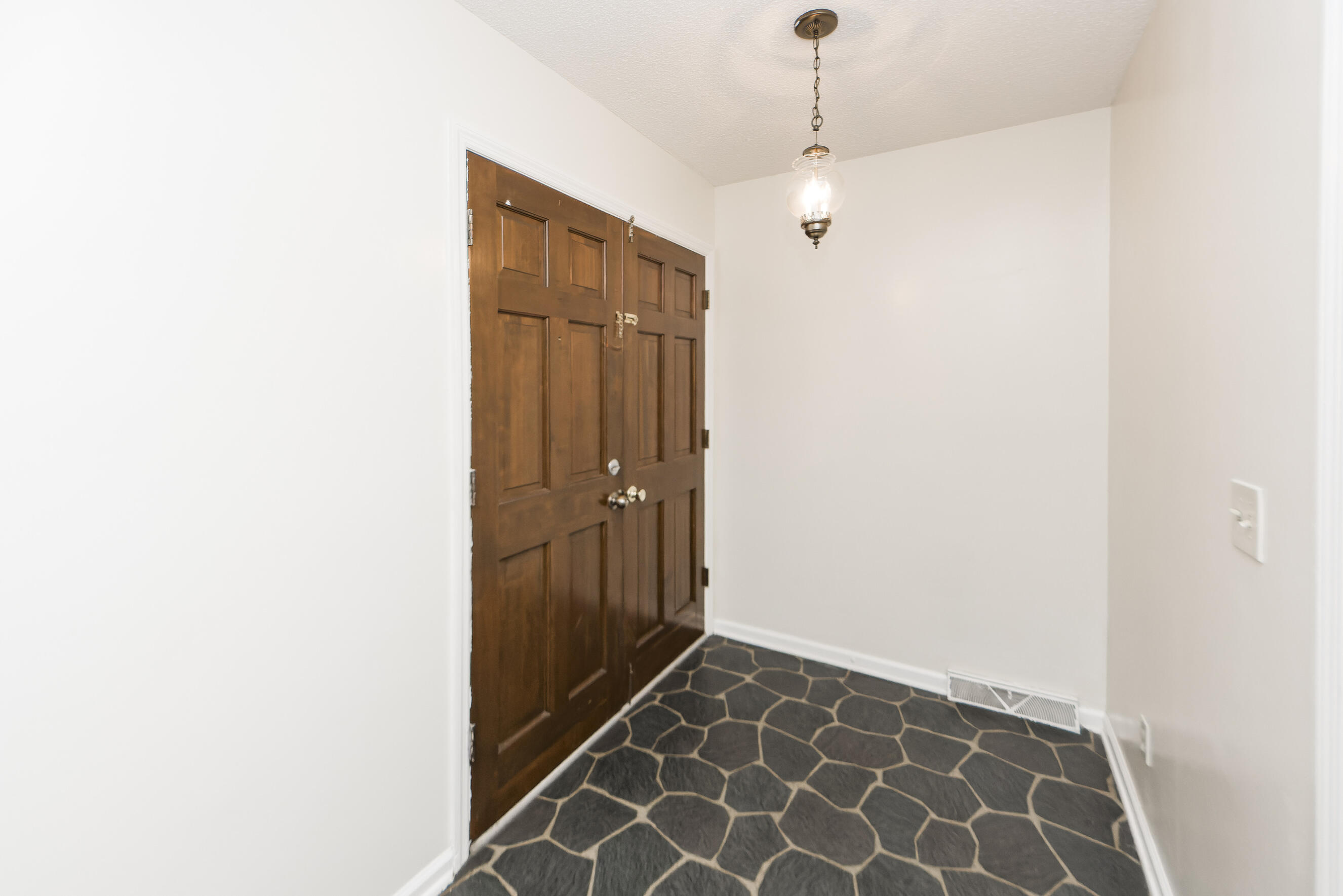 192 Tall Pines Road Ladson, SC 29456 - Photo 4 of 48 03