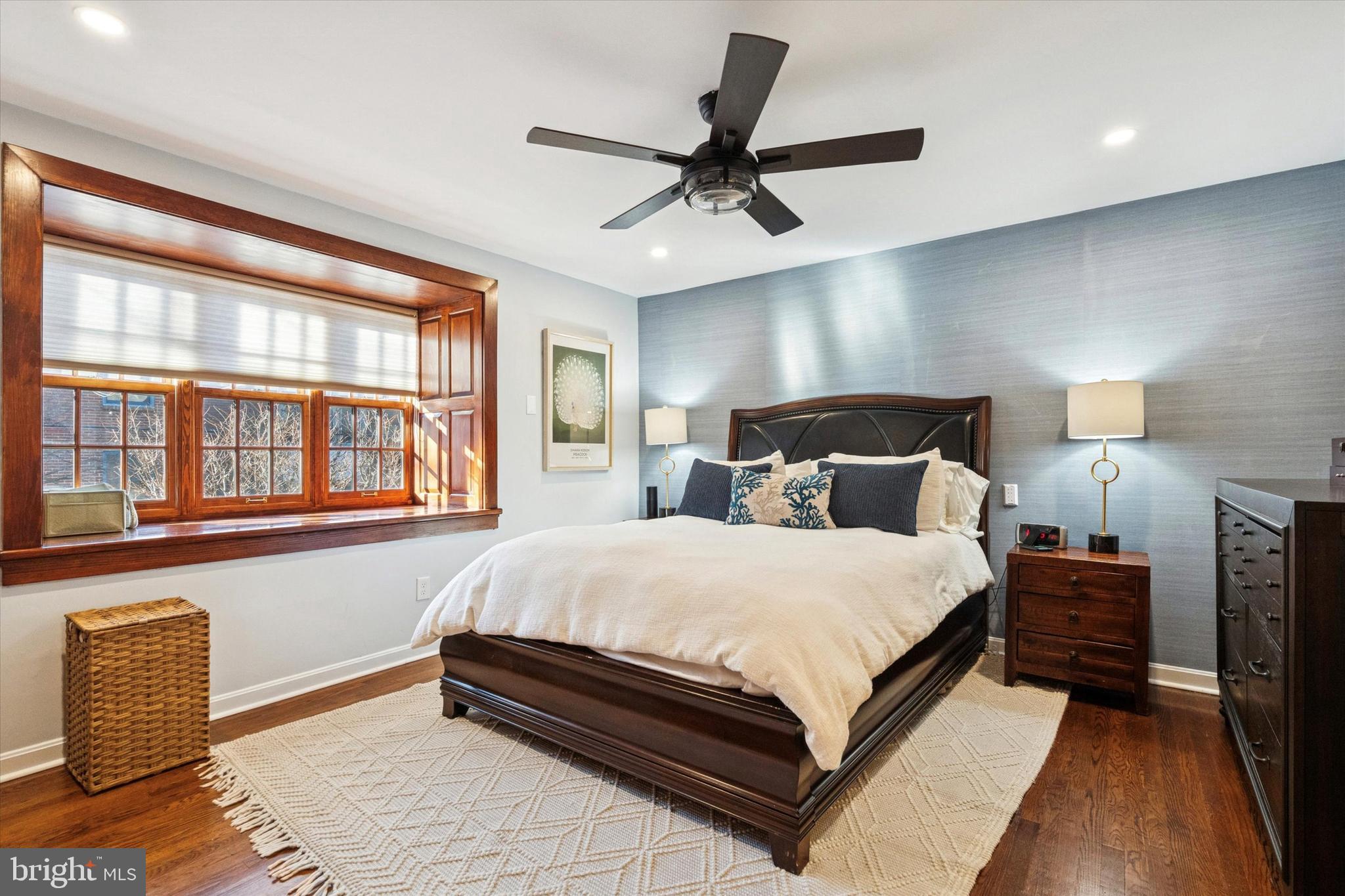 315 Fitzwater Street Philadelphia, PA 19147 - Photo 20 of 32 a bedroom with a bed and window