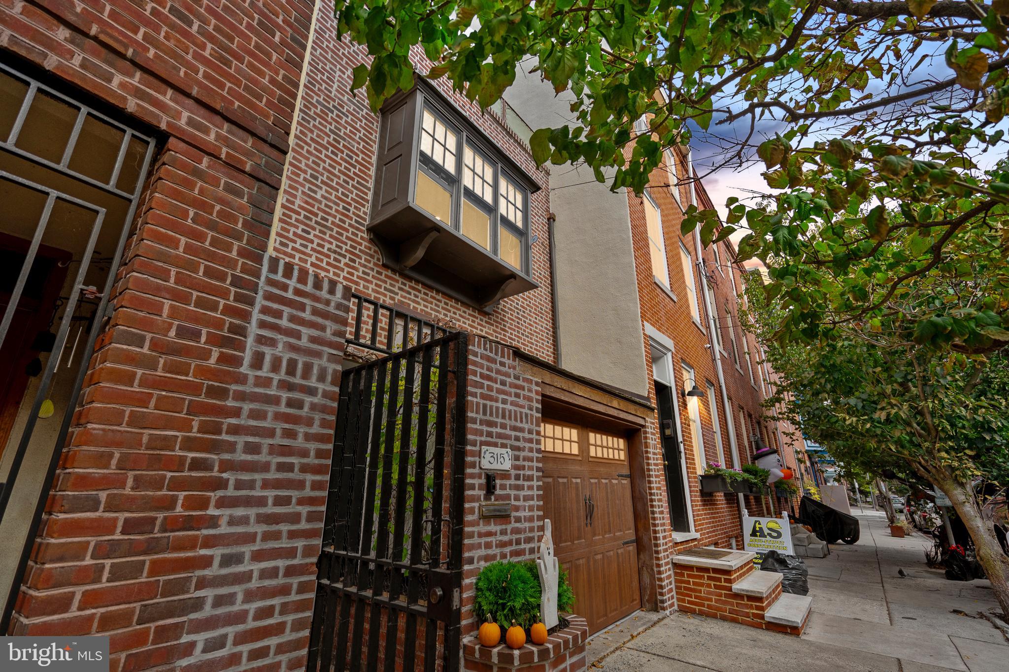 315 Fitzwater Street Philadelphia, PA 19147 - Photo 3 of 32 a view of a pathway along a building
