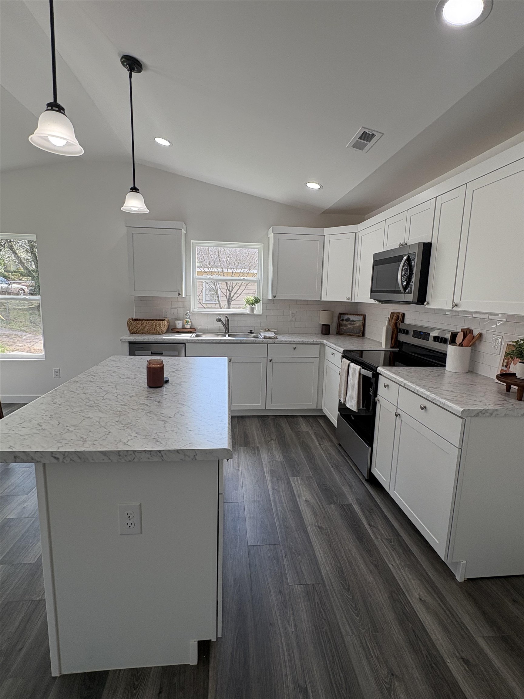 209 Claremont Street Gaffney, SC 29341 - Photo 5 of 22