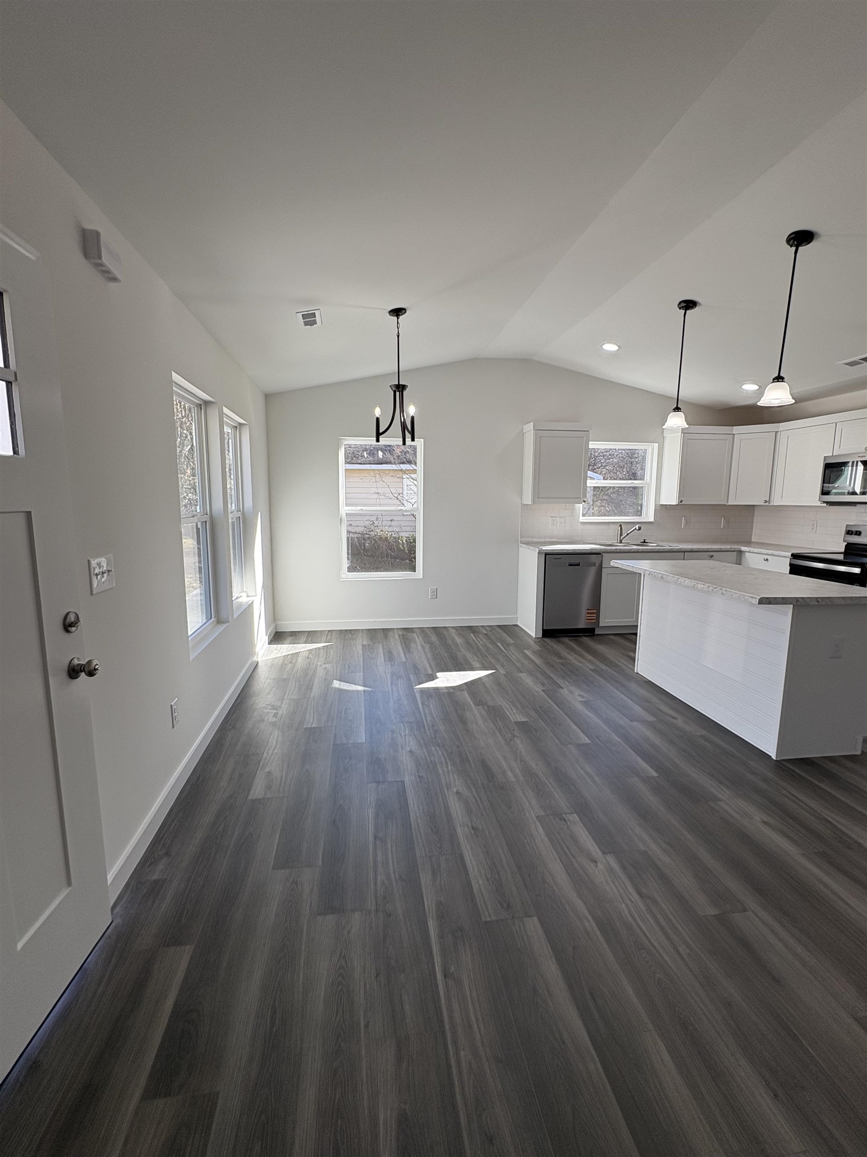 209 Claremont Street Gaffney, SC 29341 - Photo 5 of 17