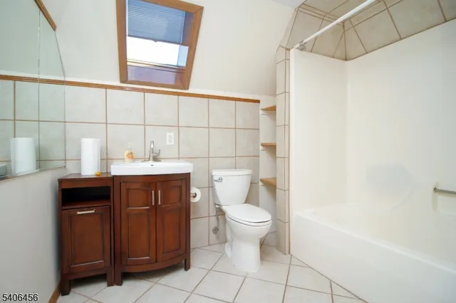 $1,800 | 172 South Morris Street, Dover, NJ 07801