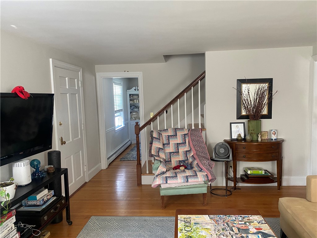 8 Salisbury Road Barrington, RI 02806 - Photo 5 of 12