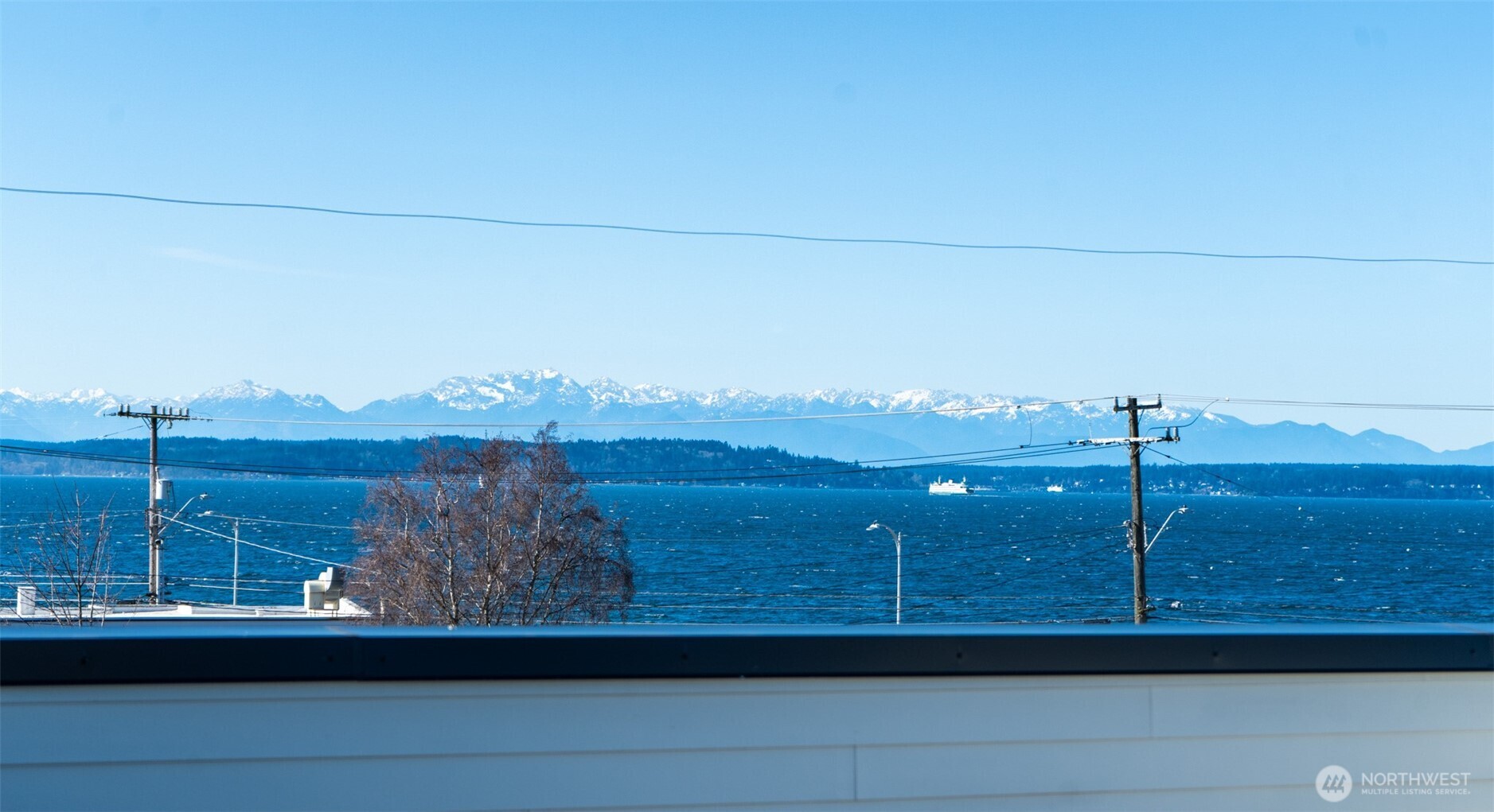 2628 58th Avenue Southwest Seattle, WA 98116 - Photo 37 of 38 a view of sky from window