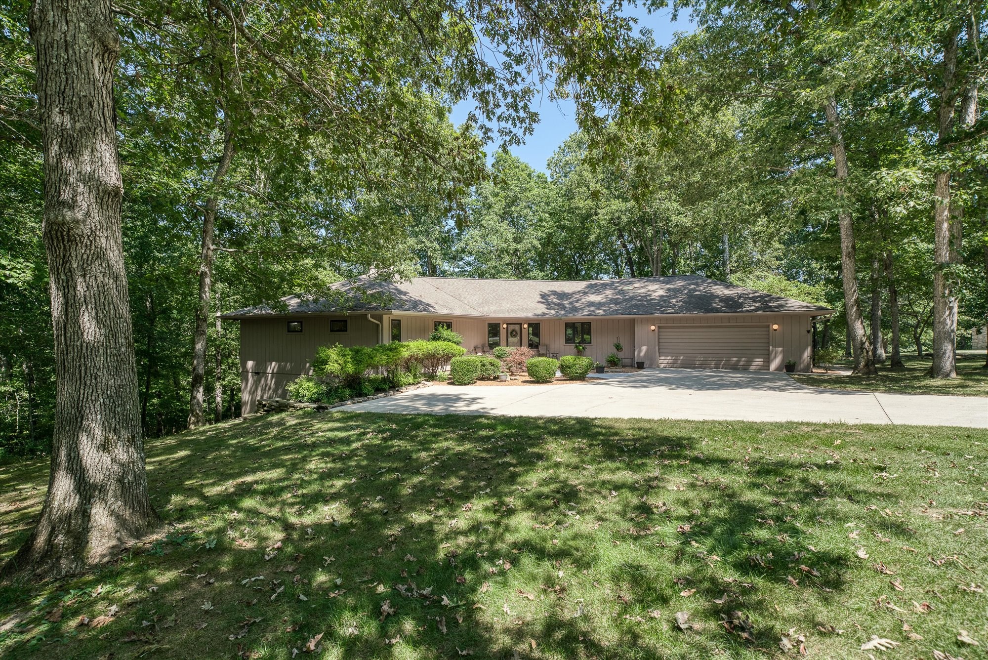 108 Bluff Road Crossville, TN 38555 - Photo 3 of 47 Gallery Image 3