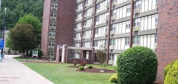 $735 | 350 Market Street, Johnstown, PA 15901