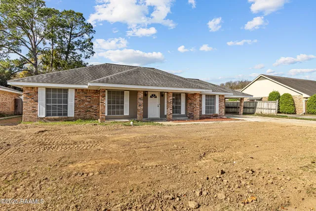 $215,000 | 216 Orgeron Drive, Lafayette, LA 70506
