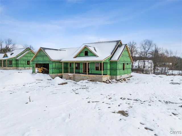 $599,000 | 102 Stonebrooke Drive, New Hartford, NY 13413