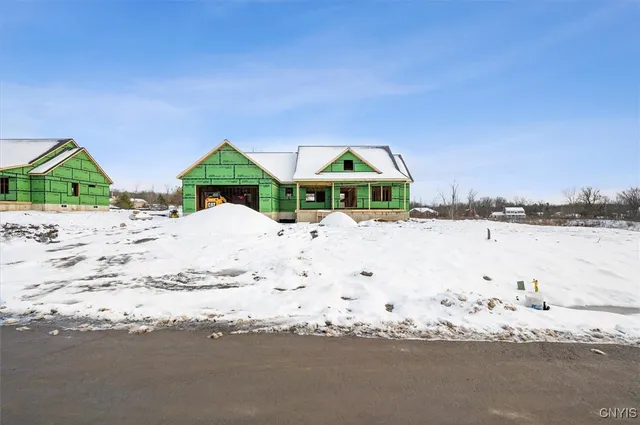 $599,000 | 102 Stonebrooke Drive, New Hartford, NY 13413