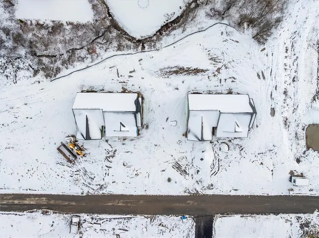 $599,000 | 102 Stonebrooke Drive, New Hartford, NY 13413