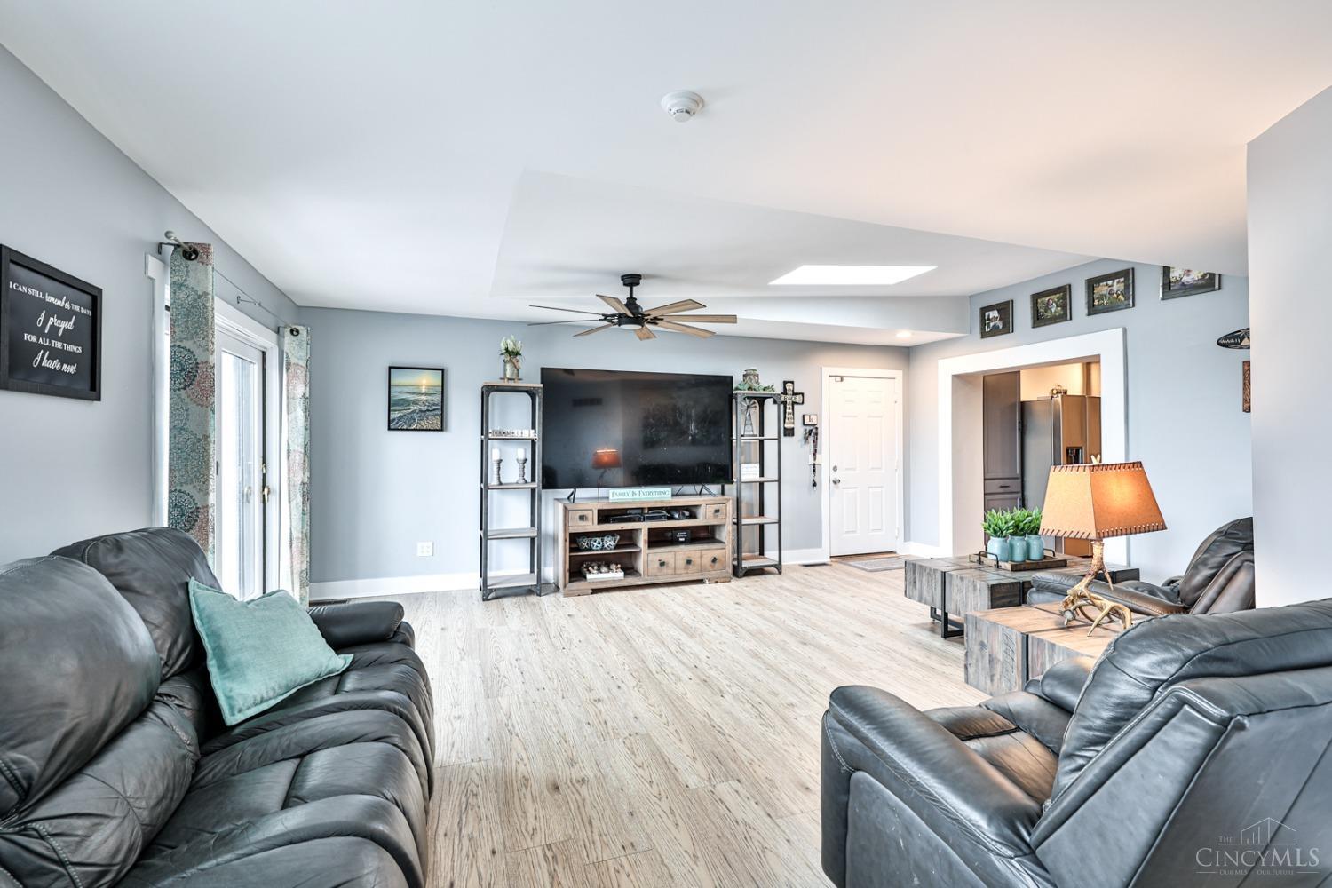 5072 Springdale Road Cincinnati, OH 45251 - Photo 22 of 56