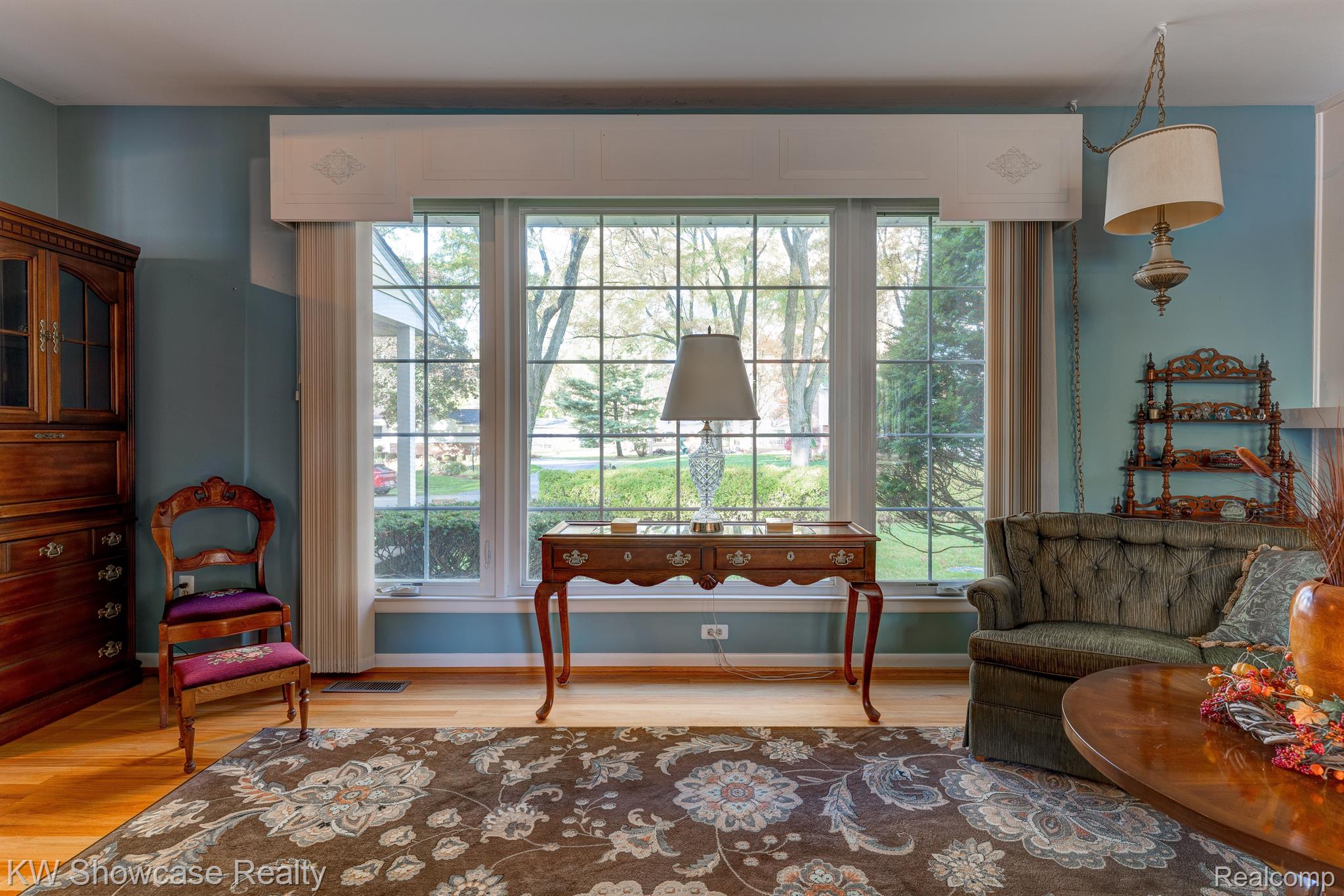 7131 Springridge Road West Bloomfield, MI 48322 - Photo 8 of 47 Living Room has wide picture window.