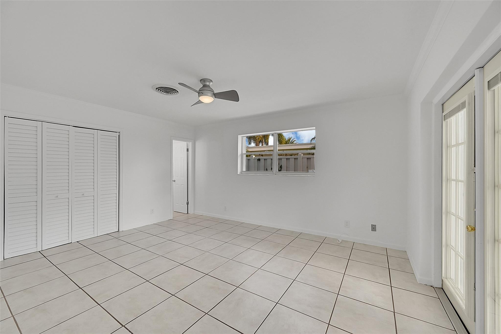 220 Southeast 10th Street Pompano Beach, FL 33060 - Photo 16 of 42 a view of an empty room