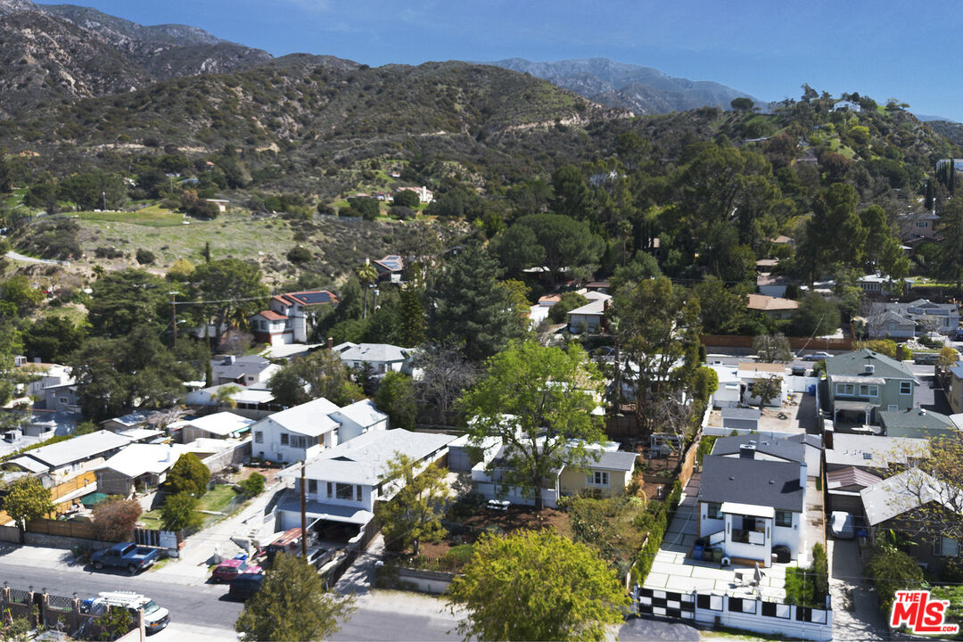 10536 Pinewood Avenue Tujunga, CA 91042 - Photo 33 of 33 a view of a city