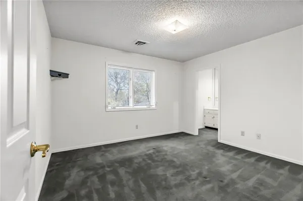 $655,000 | 510 Opera House Lane, Odessa, MO 64076