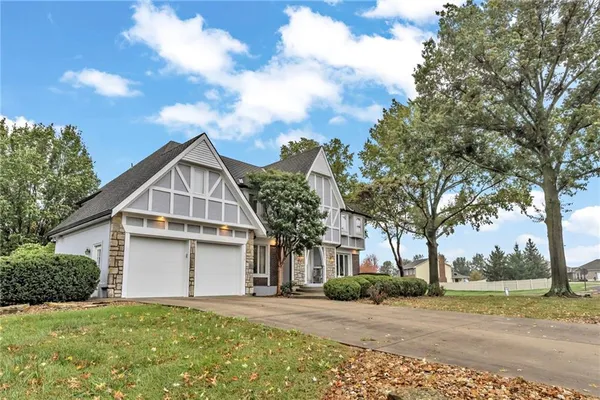 $655,000 | 510 Opera House Lane, Odessa, MO 64076