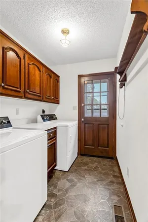 $655,000 | 510 Opera House Lane, Odessa, MO 64076