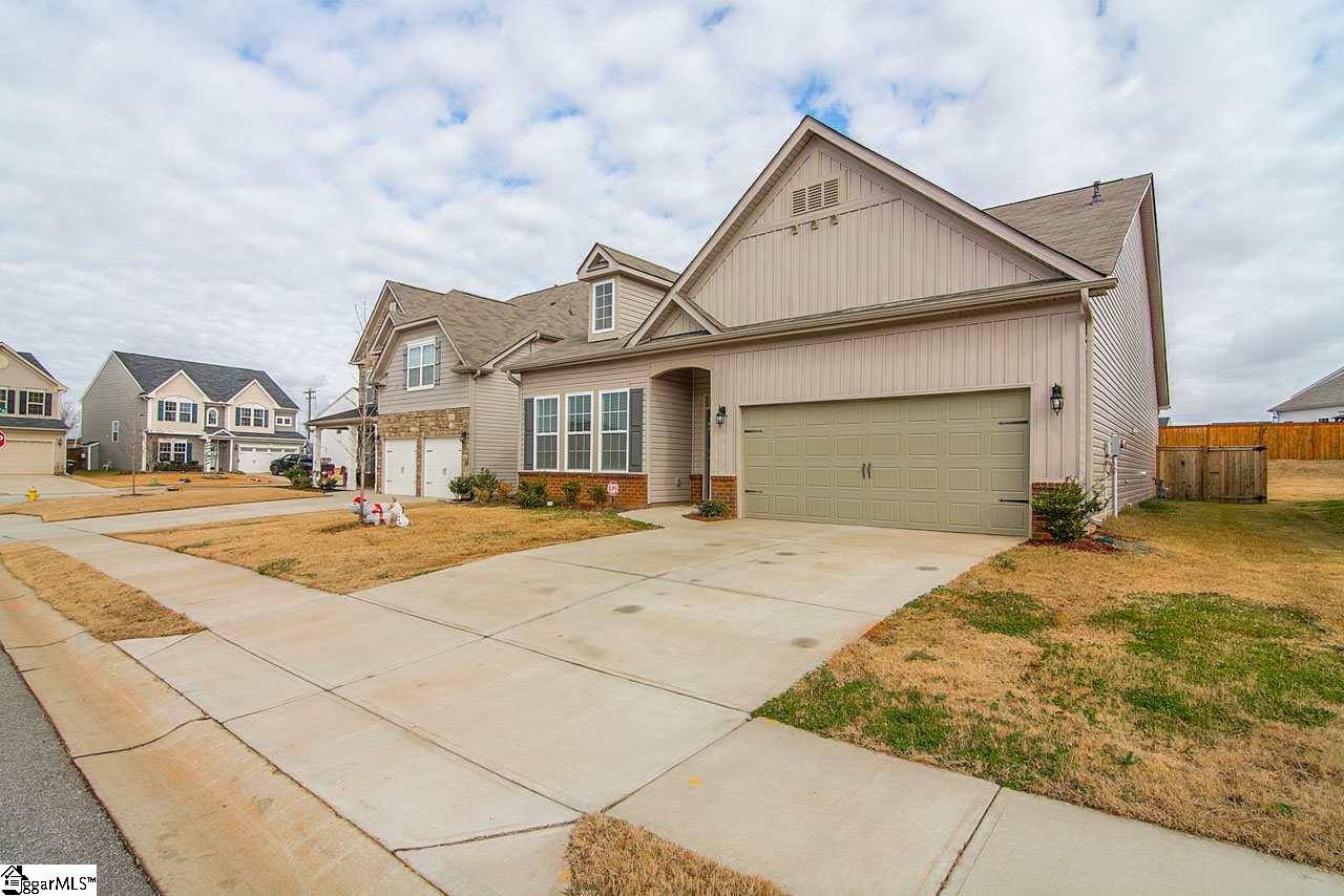 605 Waymeet Drive Greer, SC 29651 - Photo 2 of 32