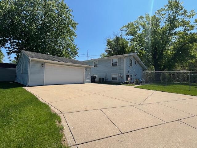 1417 Earl Road Michigan City, IN 46360 - Photo 4 of 25 a view of backyard of garage