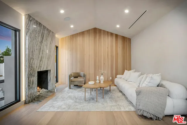 $1,695,000 | 5853 Keokuk Avenue, Woodland Hills, CA 91367