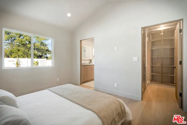 $1,695,000 | 5853 Keokuk Avenue, Woodland Hills, CA 91367