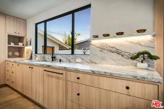 $1,695,000 | 5853 Keokuk Avenue, Woodland Hills, CA 91367