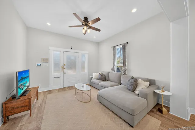 $2,050 | 226 St John Street, San Antonio, TX 78202