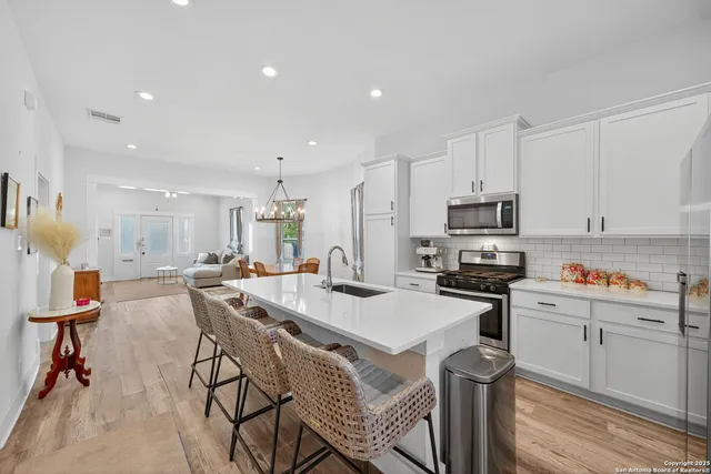 $2,050 | 226 St John Street, San Antonio, TX 78202