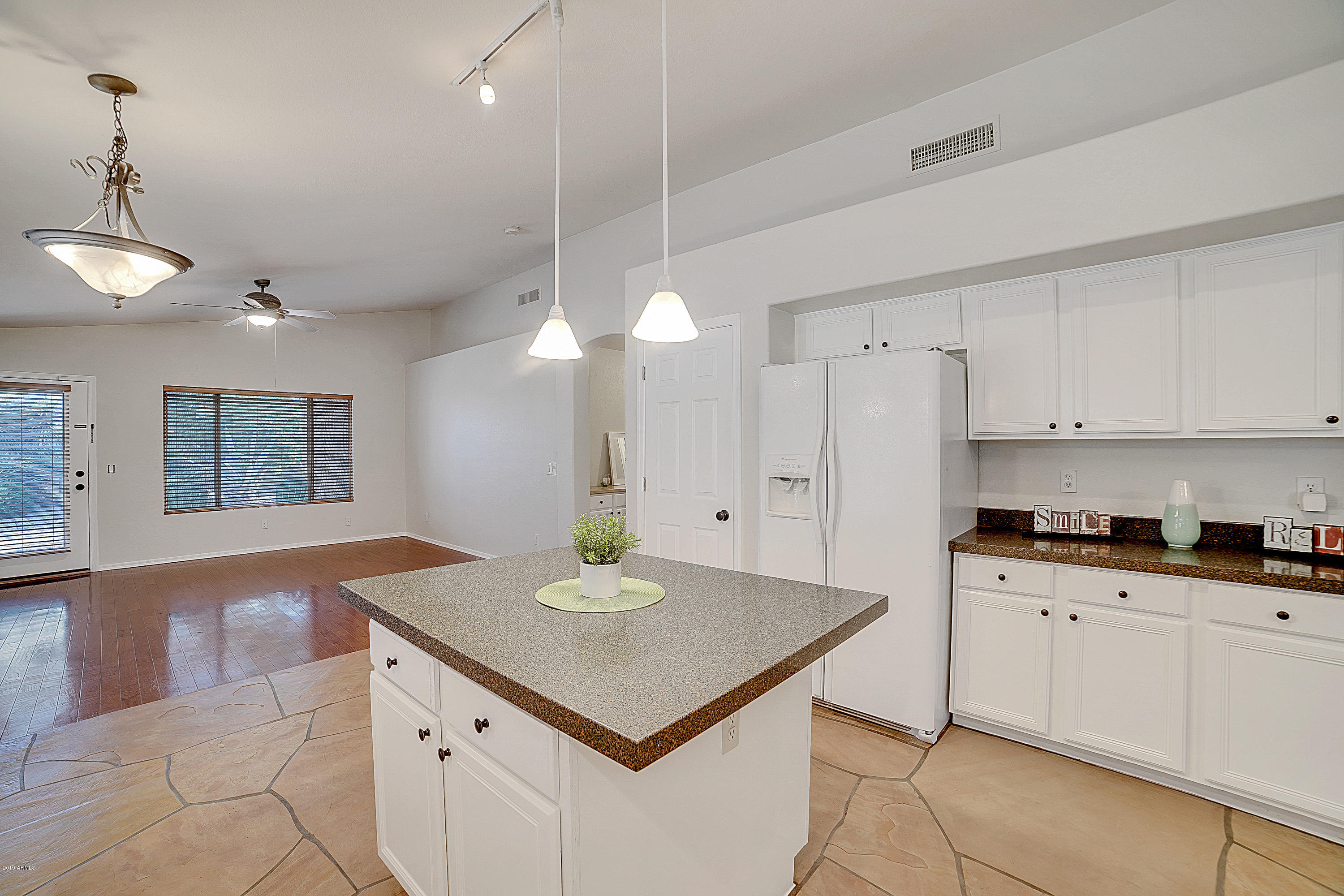 4307 East Rowel Road Phoenix, AZ 85050 - Photo 9 of 27 Kitchen