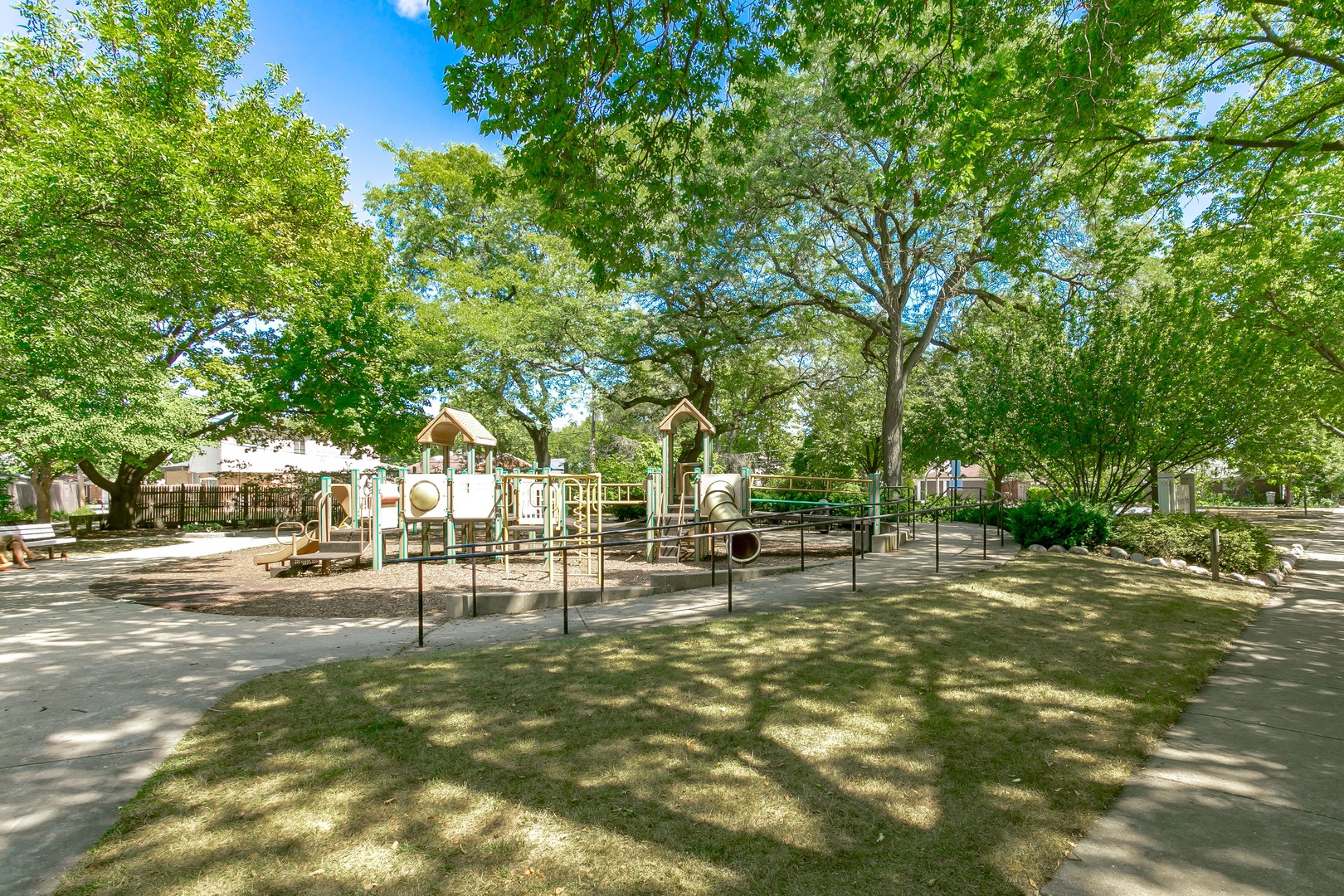 3729 Roth Terrace Skokie, IL 60076 - Photo 26 of 27 a view of a park with lots of trees