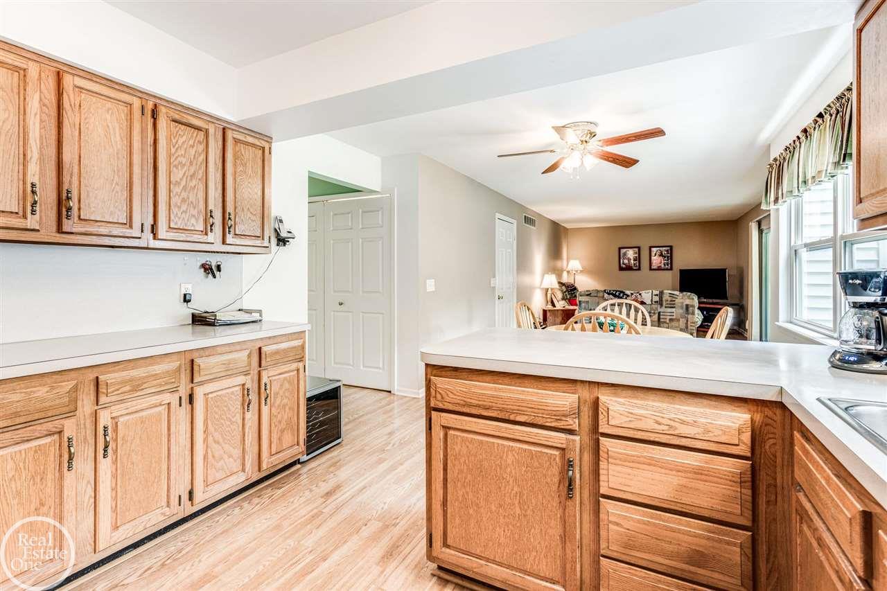 2950 Michigan Road Port Huron, MI 48060 - Photo 22 of 44 50053128-21.JPG