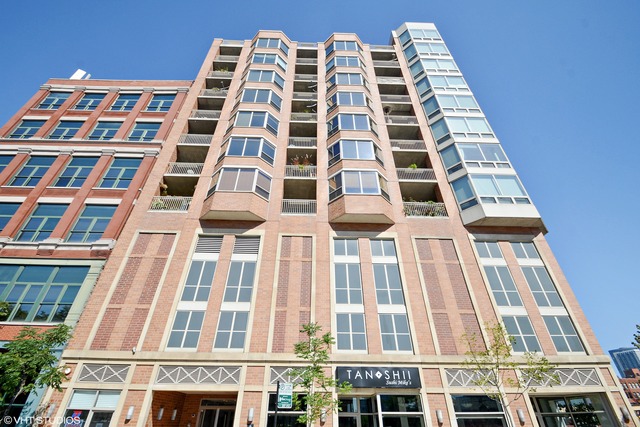720 West Randolph Street, Unit 808 Chicago, IL 60661 - Photo 1 of 15 front view of building