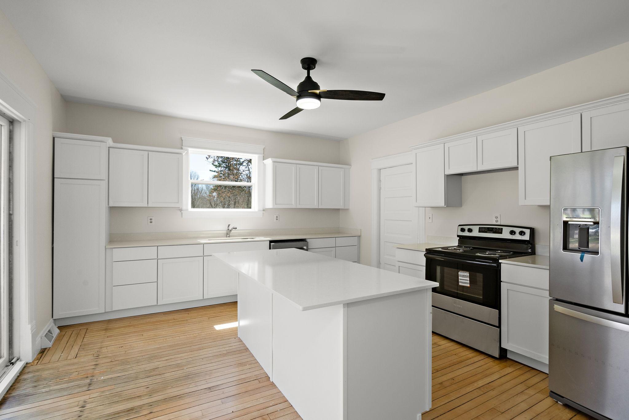 723 3rd Street Southwest Willmar, MN 56201 - Photo 13 of 39