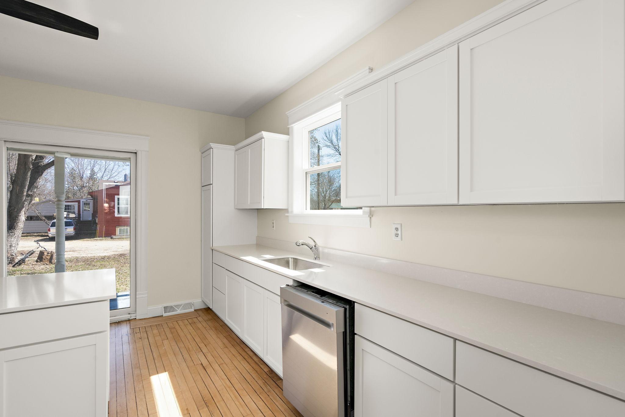 723 3rd Street Southwest Willmar, MN 56201 - Photo 15 of 39