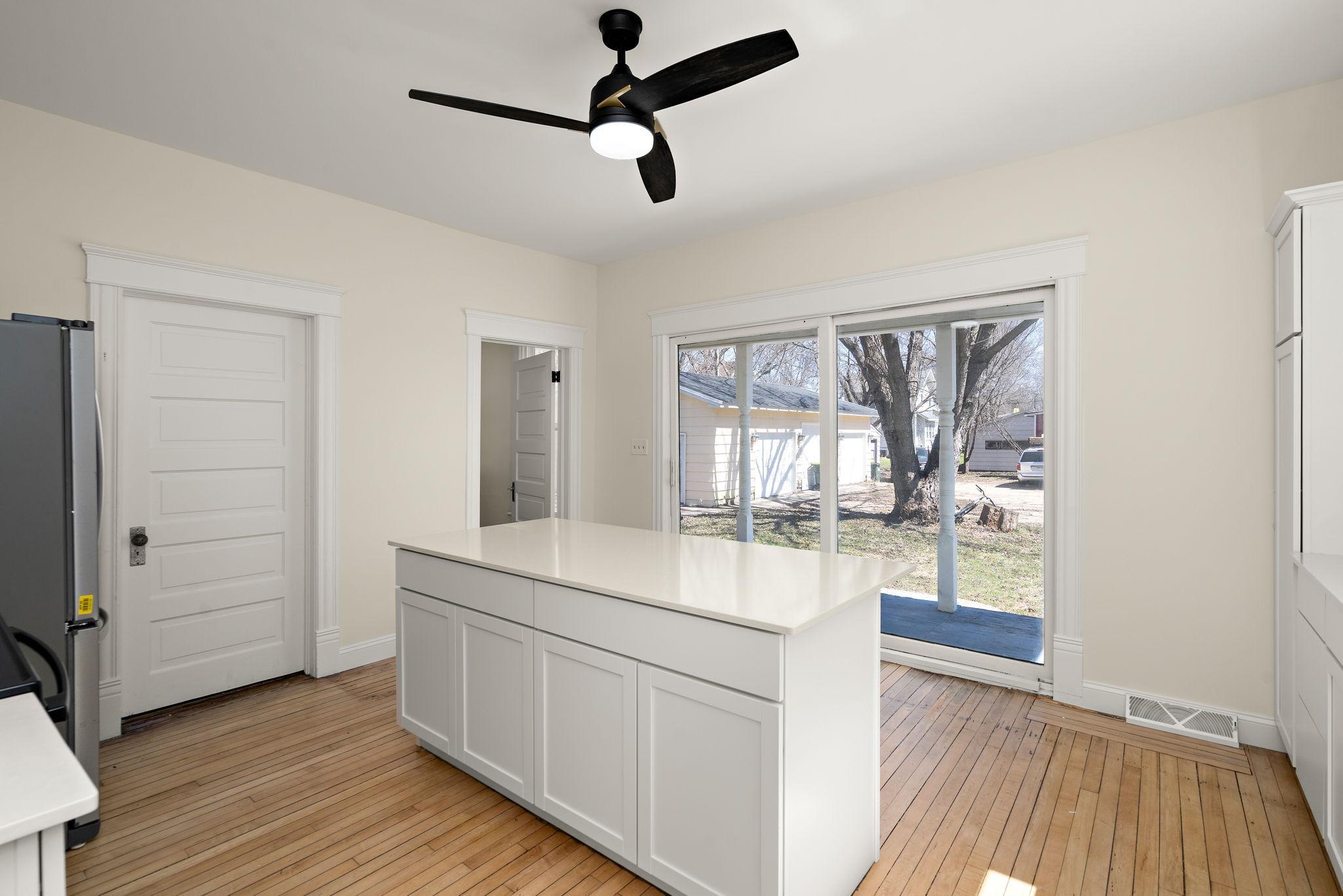 723 3rd Street Southwest Willmar, MN 56201 - Photo 16 of 39