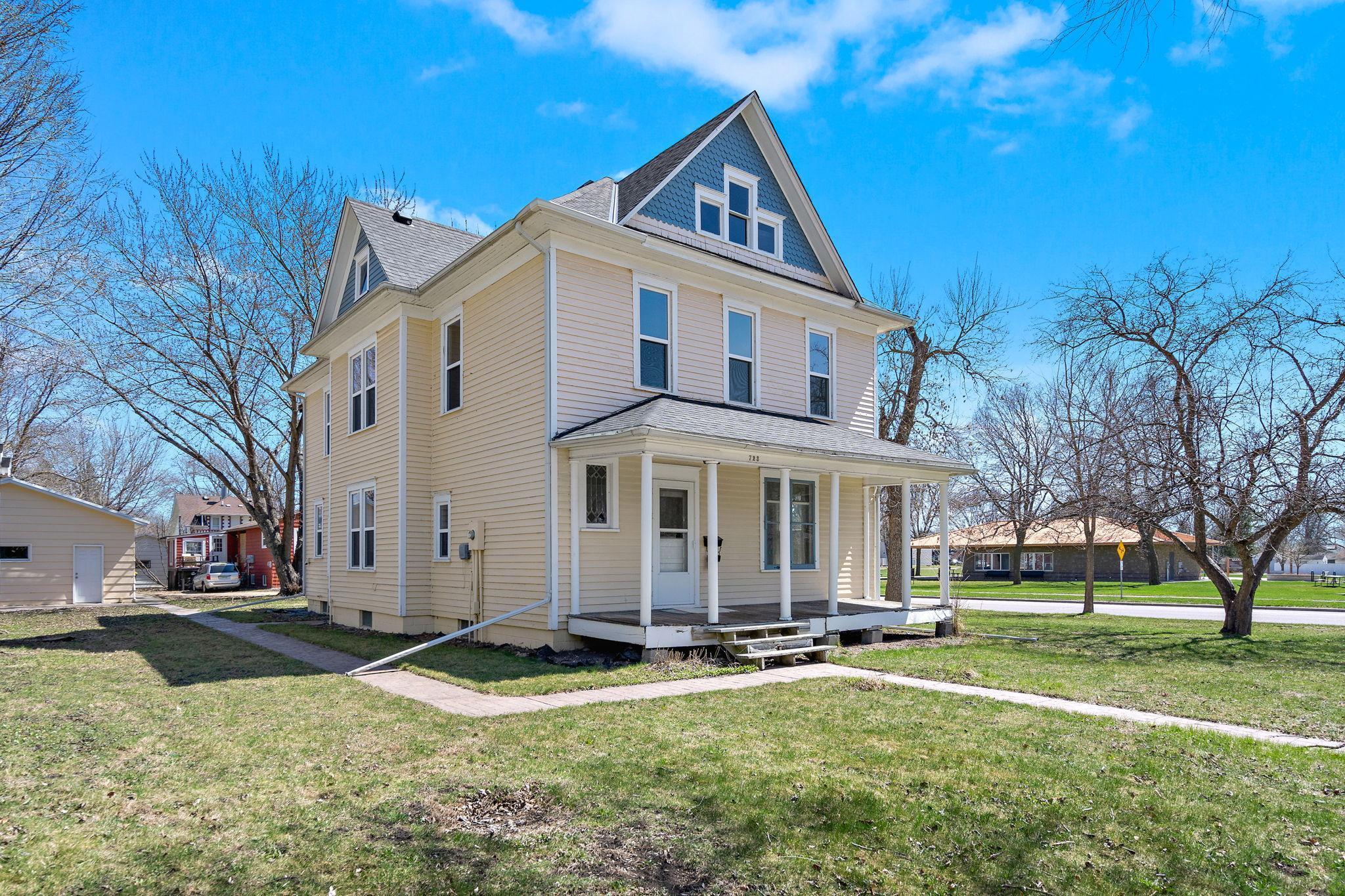 723 3rd Street Southwest Willmar, MN 56201 - Photo 2 of 39