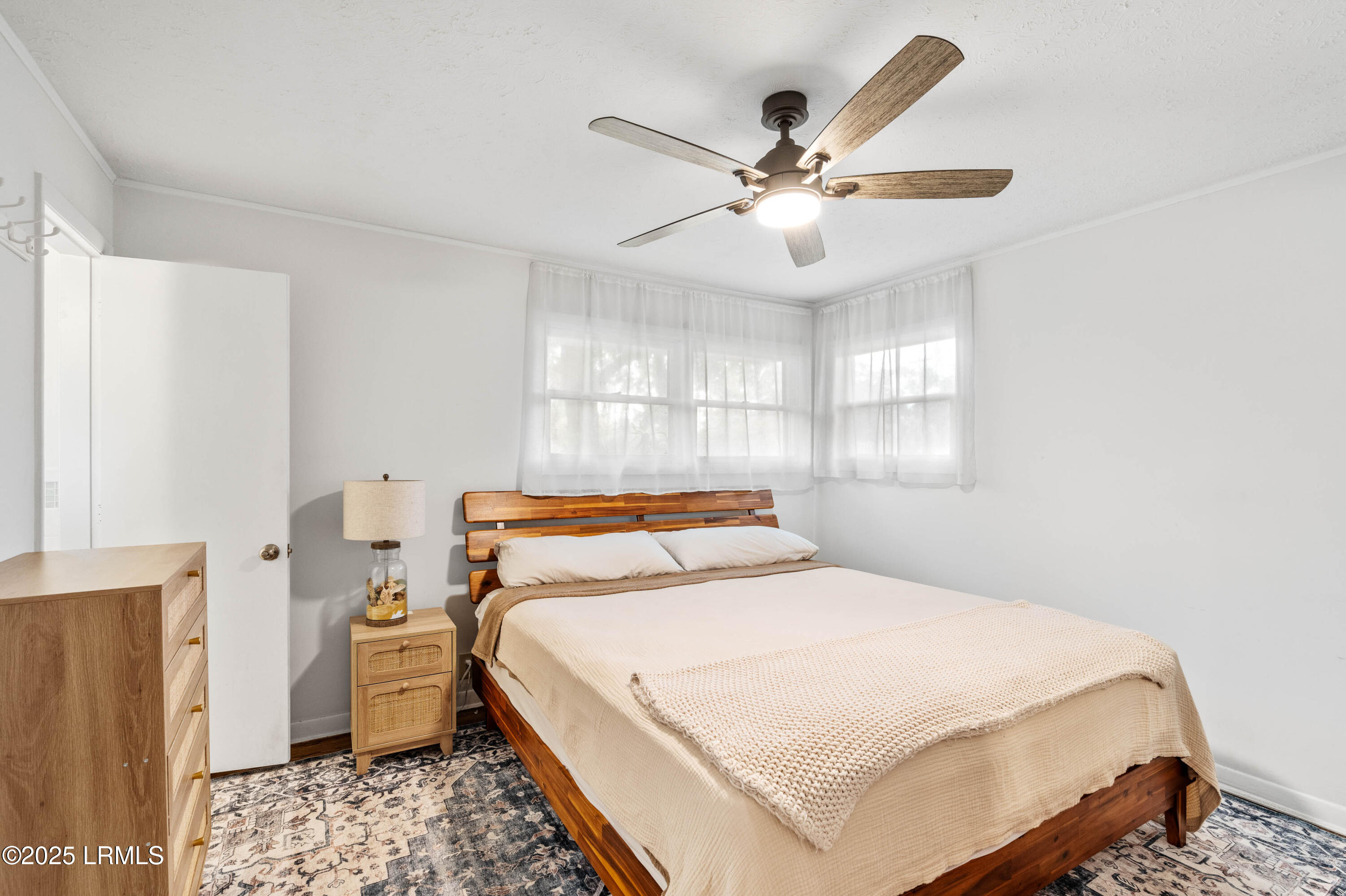 1607 Battery Creek Road Beaufort, SC 29902 - Photo 17 of 33 Primary bedroom