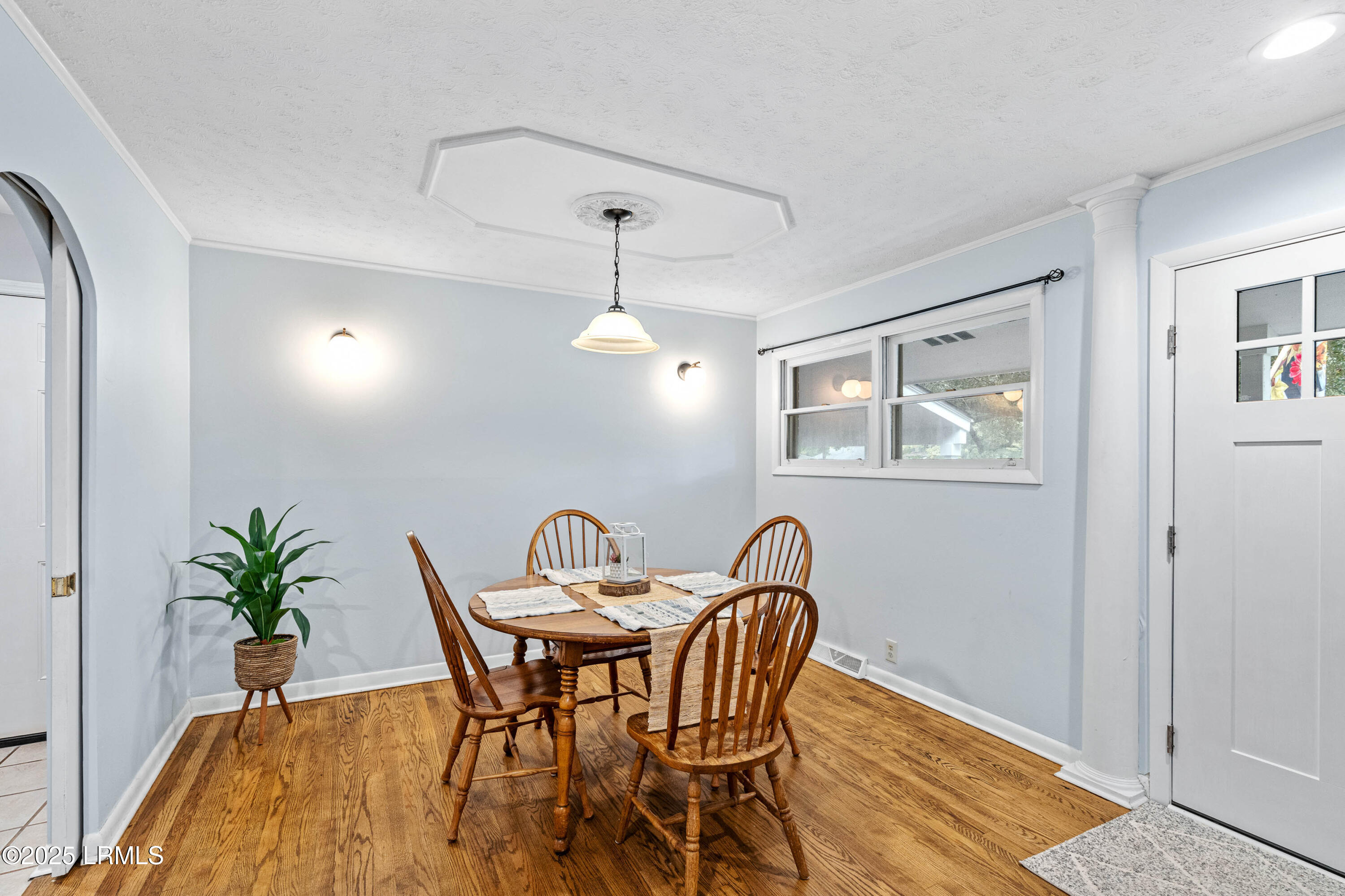 1607 Battery Creek Road Beaufort, SC 29902 - Photo 10 of 33 Beautiful Hardwood Floors