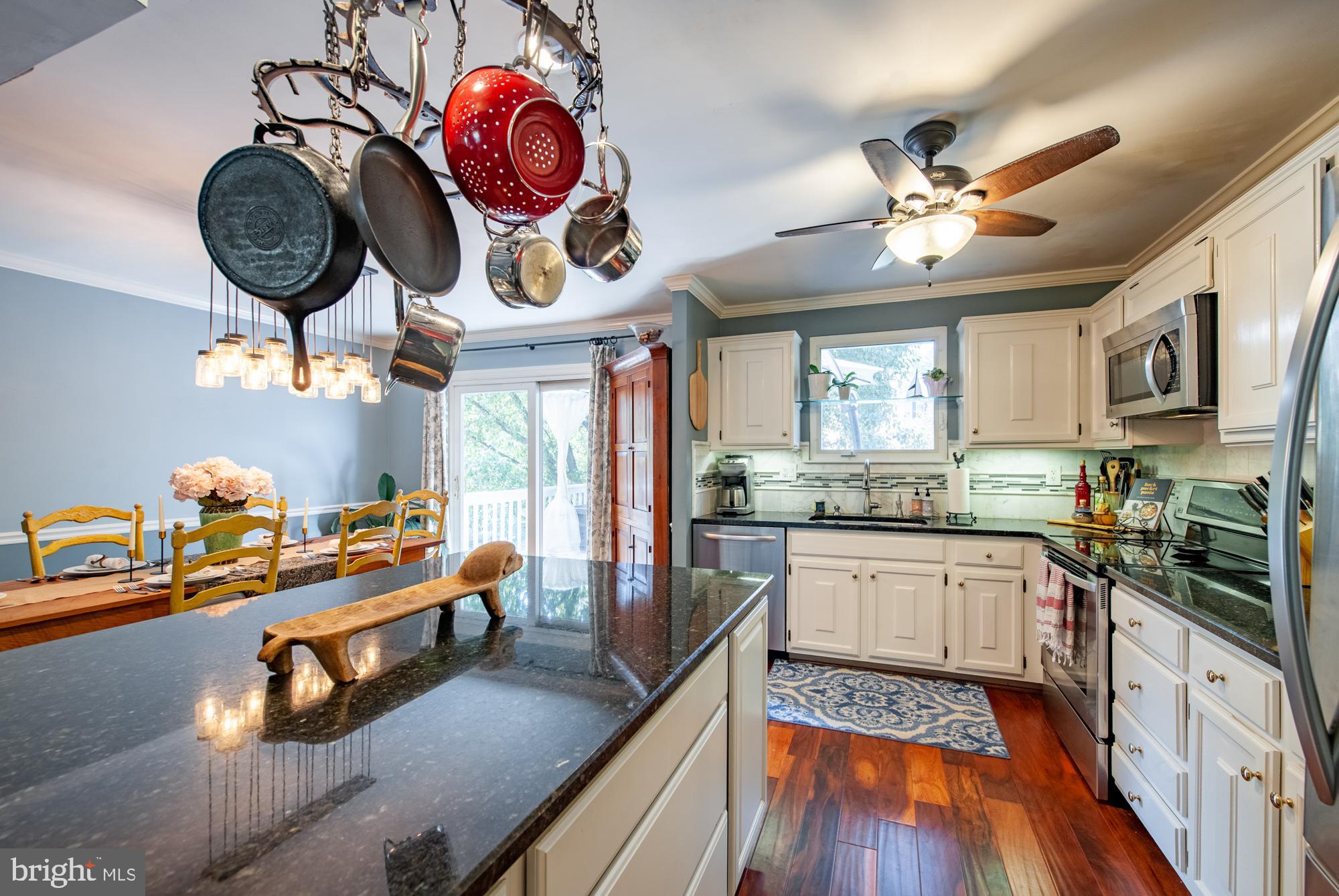 217 Georgetown Road Annapolis, MD 21403 - Photo 4 of 32 Updated Kitchen